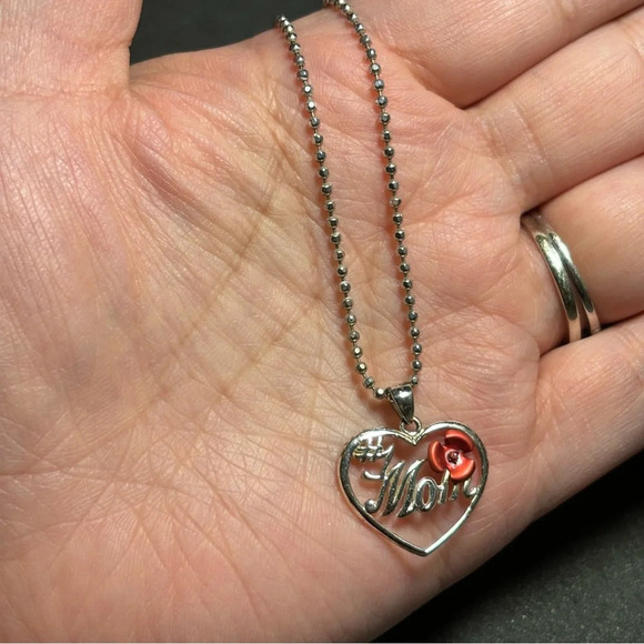 Sterling Silver 925 #1 Mom Heart Shaped Pendant On A 24 Inch sterling Bead Chain - Picture 1 of 6